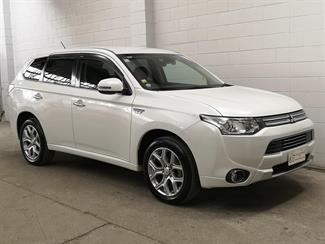 2015 Mitsubishi Outlander - Thumbnail