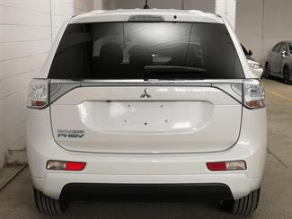 2015 Mitsubishi Outlander - Thumbnail