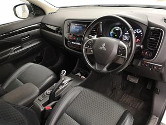2015 Mitsubishi Outlander - Thumbnail