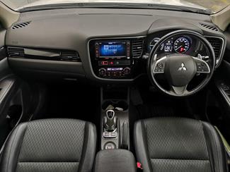 2015 Mitsubishi Outlander - Thumbnail