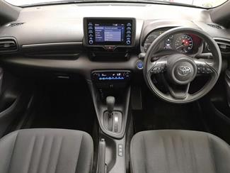 2021 Toyota Yaris - Thumbnail