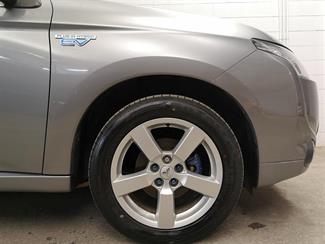2013 Mitsubishi Outlander - Thumbnail