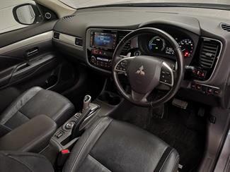2013 Mitsubishi Outlander - Thumbnail