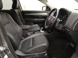 2013 Mitsubishi Outlander - Thumbnail
