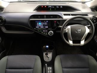 2016 Toyota Aqua - Thumbnail