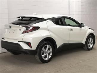 2018 Toyota C-HR - Thumbnail