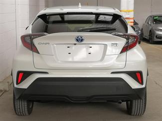2018 Toyota C-HR - Thumbnail
