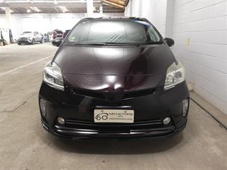 2015 Toyota Prius - Thumbnail