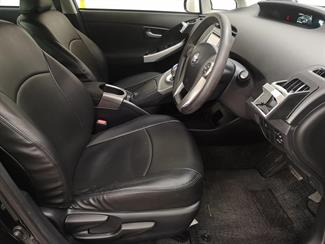 2015 Toyota Prius - Thumbnail