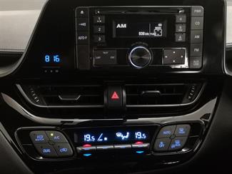 2017 Toyota C-HR - Thumbnail