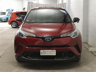 2017 Toyota C-HR - Thumbnail