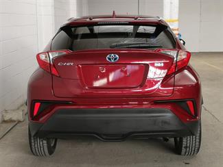 2017 Toyota C-HR - Thumbnail