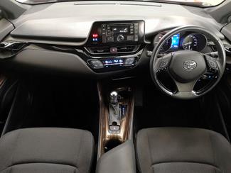 2017 Toyota C-HR - Thumbnail