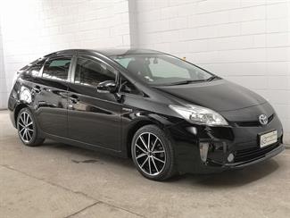 2014 Toyota Prius - Thumbnail