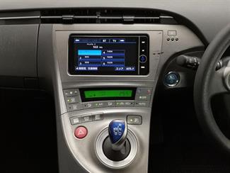 2014 Toyota Prius - Thumbnail