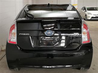 2014 Toyota Prius - Thumbnail