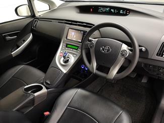 2015 Toyota Prius - Thumbnail