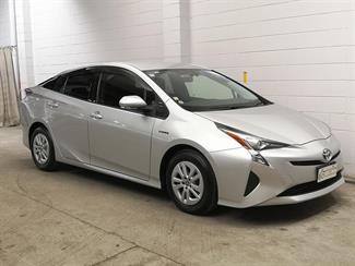 2017 Toyota Prius - Thumbnail