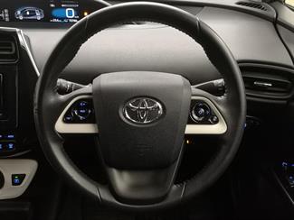 2017 Toyota Prius - Thumbnail