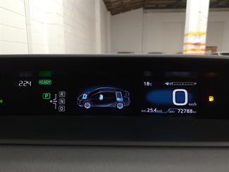 2017 Toyota Prius - Thumbnail