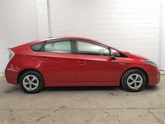 2013 Toyota Prius - Thumbnail