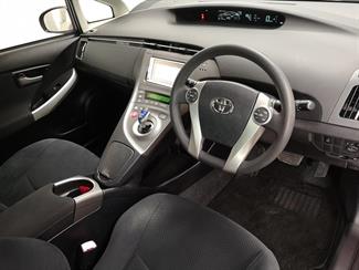 2013 Toyota Prius - Thumbnail