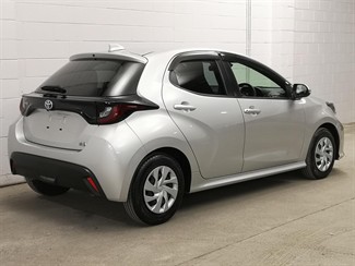 2020 Toyota Yaris - Thumbnail