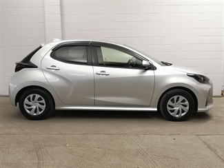 2020 Toyota Yaris - Thumbnail