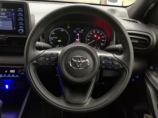 2020 Toyota Yaris - Thumbnail