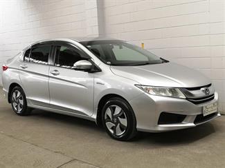 2016 Honda Grace - Thumbnail