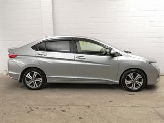 2016 Honda Grace - Thumbnail