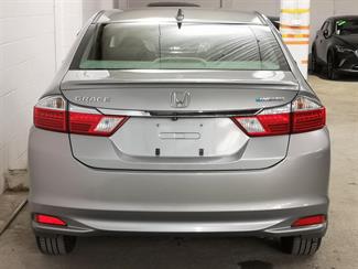 2016 Honda Grace - Thumbnail