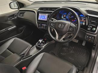 2016 Honda Grace - Thumbnail