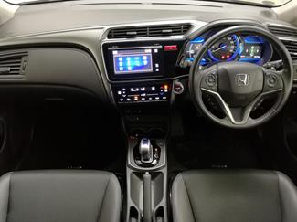 2016 Honda Grace - Thumbnail