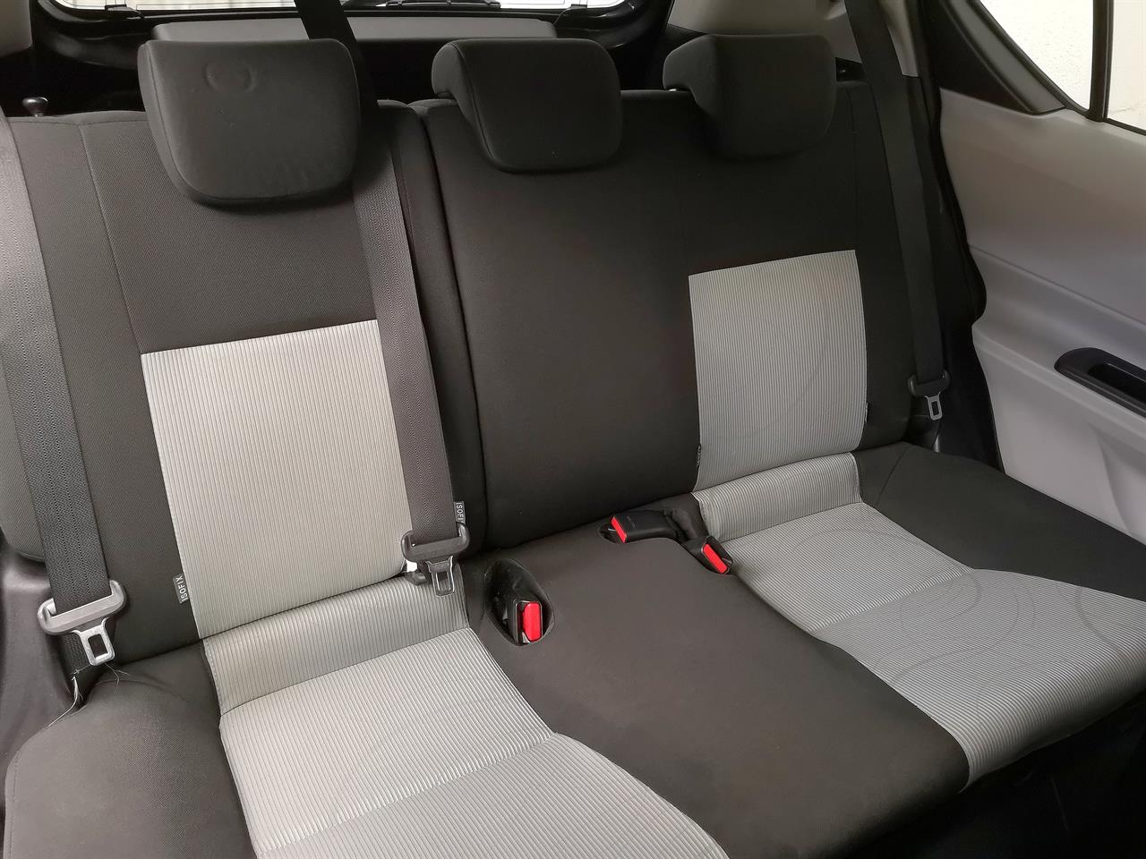2013 Toyota Aqua