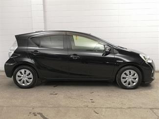 2013 Toyota Aqua - Thumbnail