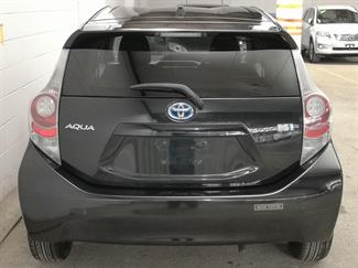 2013 Toyota Aqua - Thumbnail