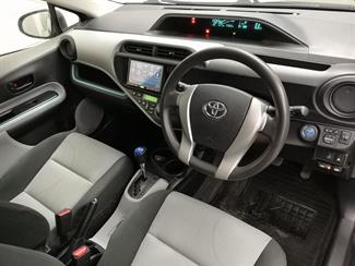 2013 Toyota Aqua - Thumbnail