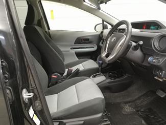 2013 Toyota Aqua - Thumbnail