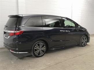 2015 Honda Odyssey - Thumbnail