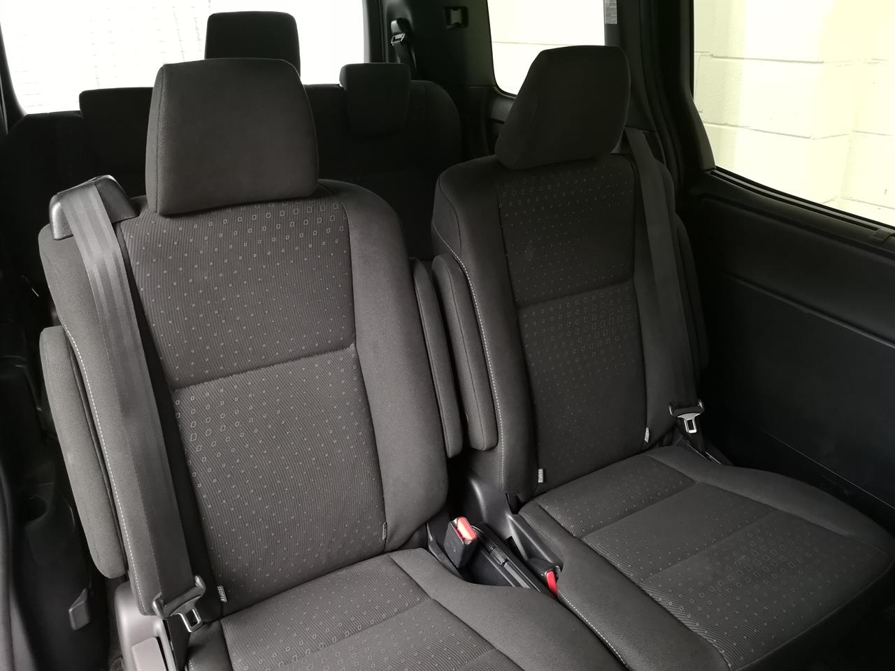 2017 Toyota Voxy