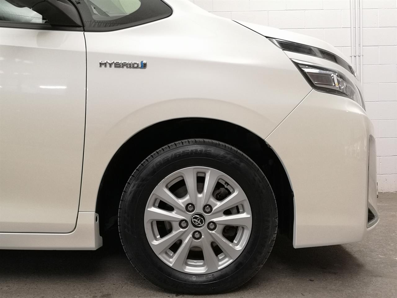 2017 Toyota Voxy