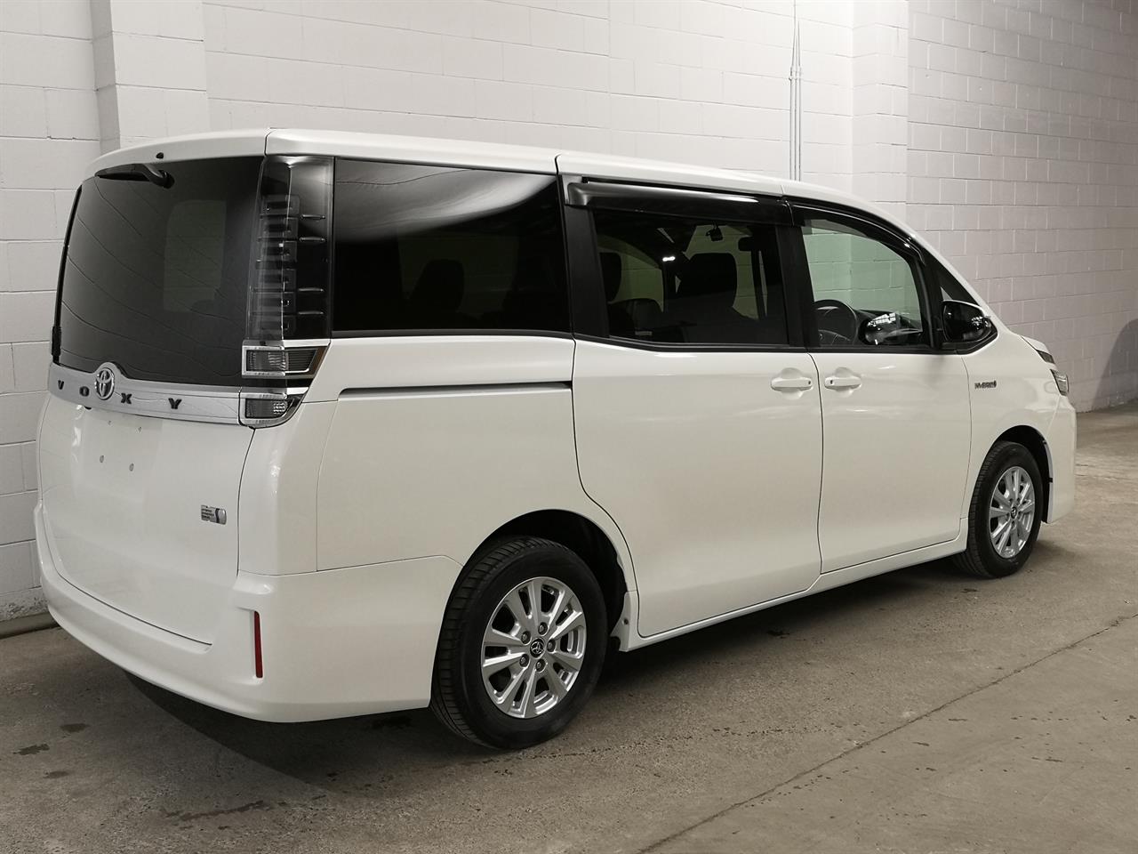 2017 Toyota Voxy