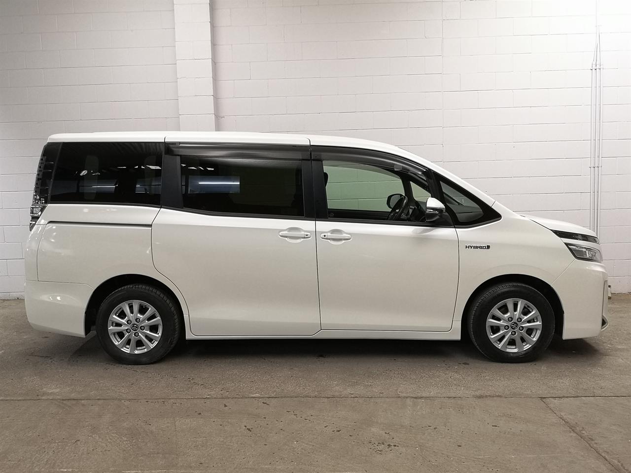 2017 Toyota Voxy