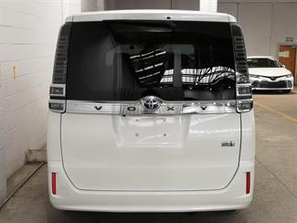 2017 Toyota Voxy - Thumbnail