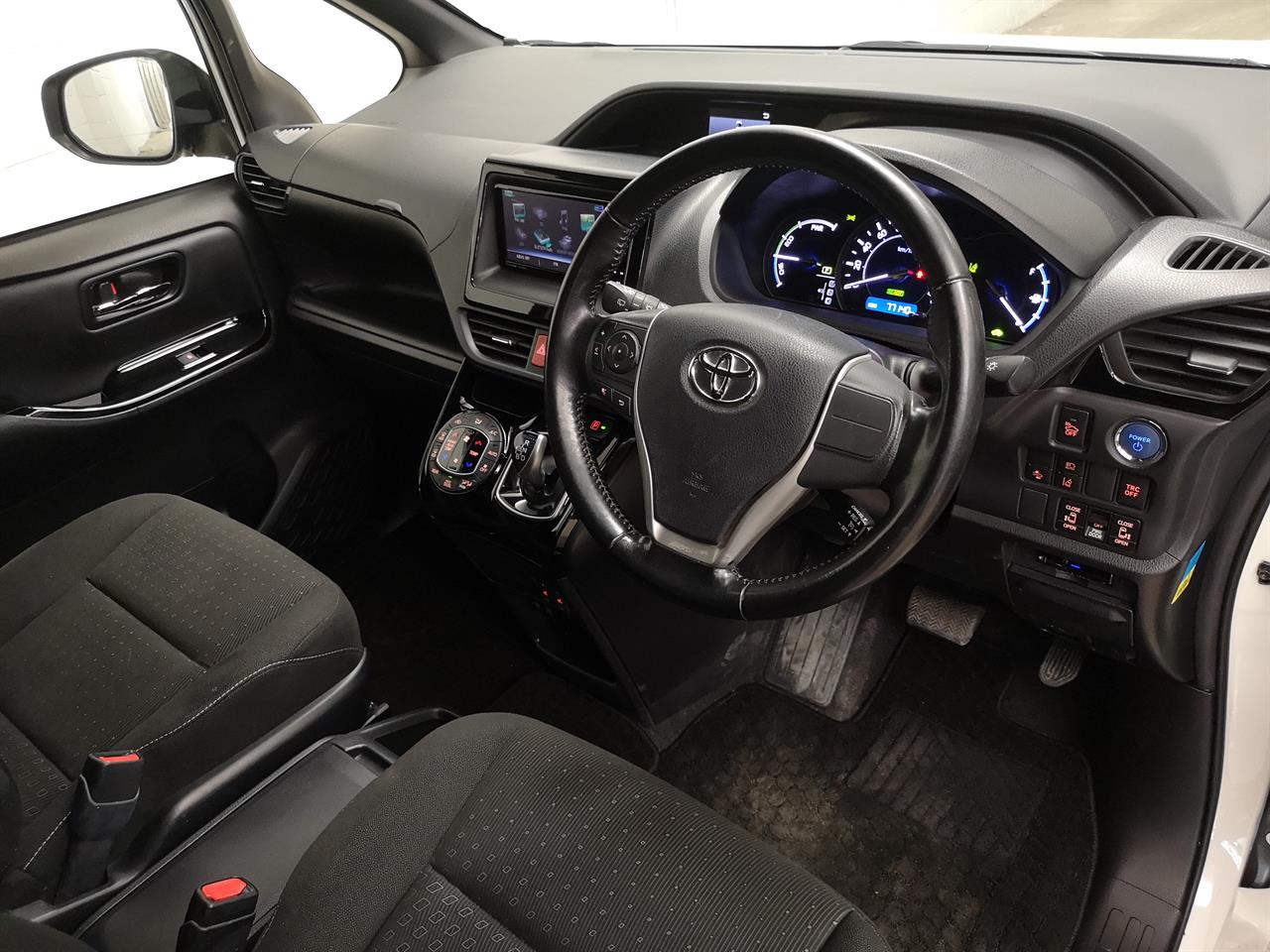 2017 Toyota Voxy