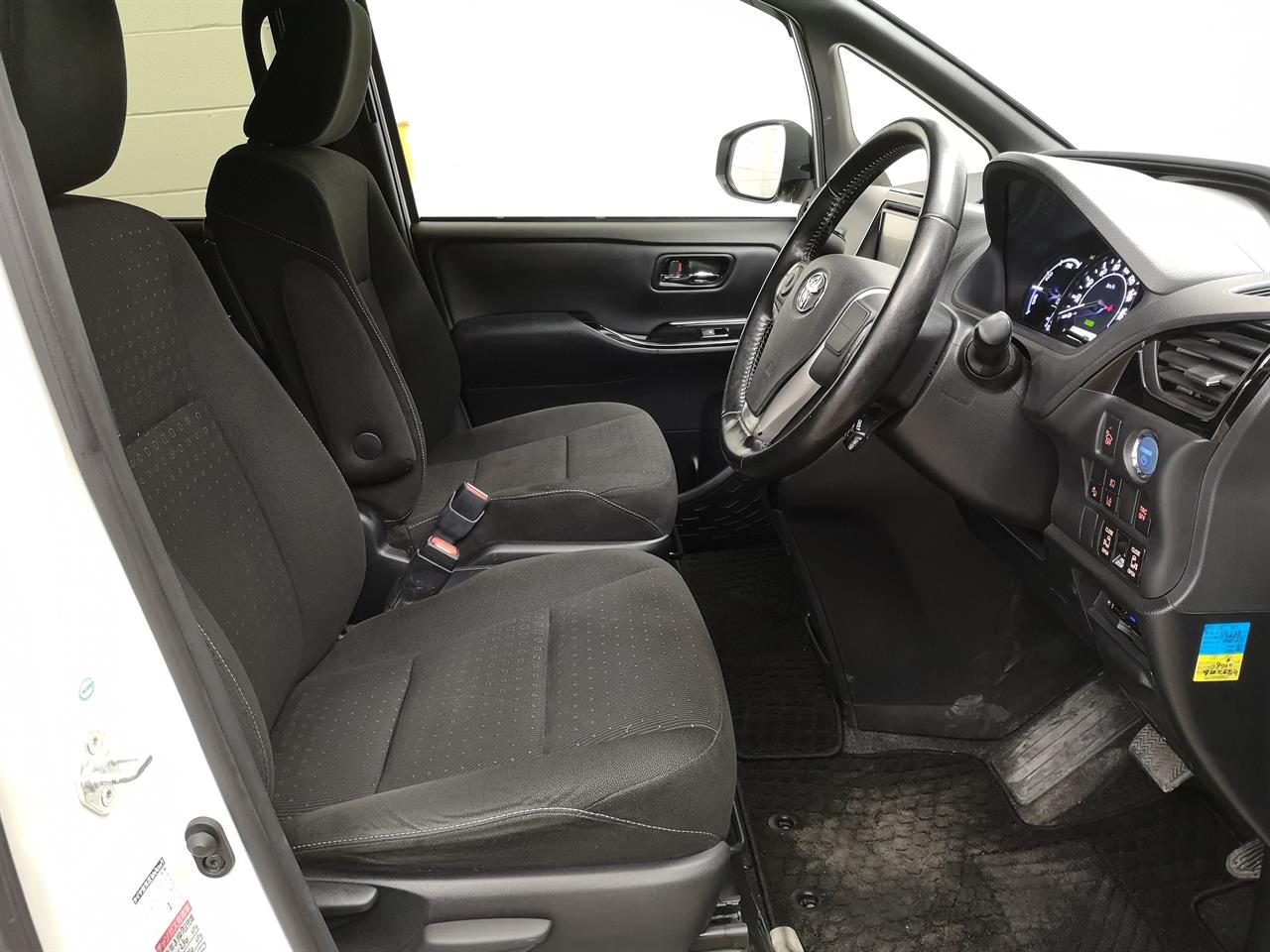 2017 Toyota Voxy
