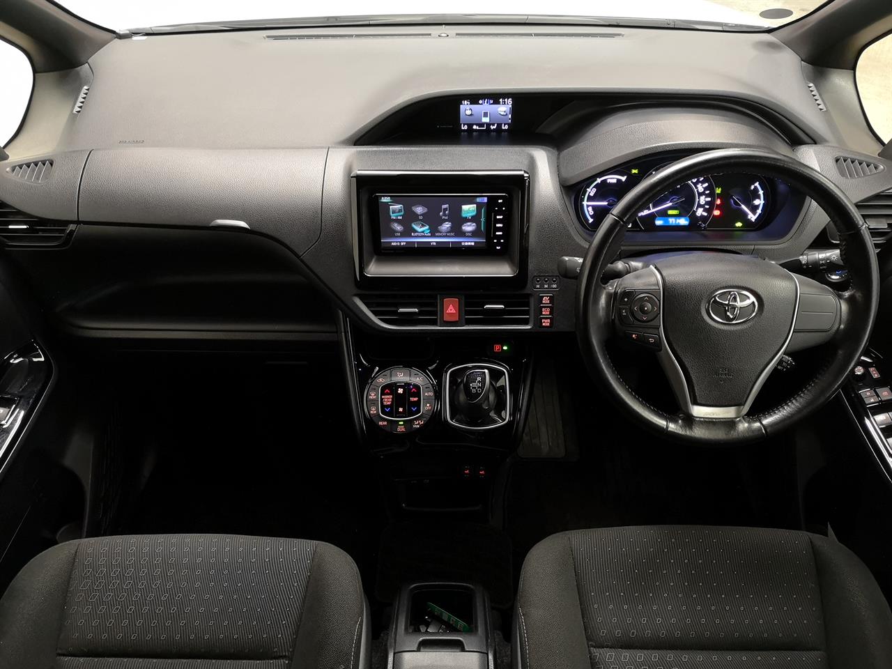 2017 Toyota Voxy