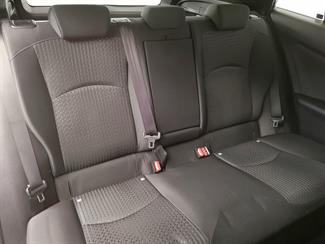 2016 Toyota Prius - Thumbnail