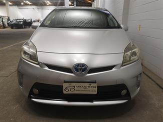 2015 Toyota Prius - Thumbnail